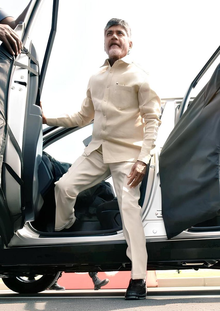 vamsipraneethd's tweet photo. Kaurava sabha ku paade katti goyyi tise roju 🪓🤙🏻

#APElections2024 #HelloAP_ByeByeYCP #ElectionaResults #TeluguDesamParty #TDP #JSP #Janasena #Kutami #Yuvagalam
#AllianceSweepingAP #CBN #ChandraBabuNaidu #Naralokesh
#PawannKalyan https://t.co/EUXEGy1jFS