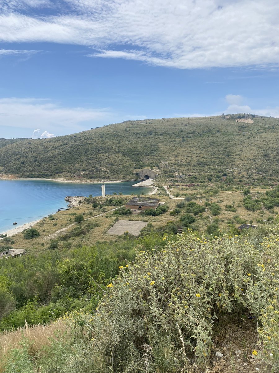 MohaBezzouaoui's tweet image. Les amis, je rentre d’Albanie.
Un conseil : Allez-y.
Pas cher, 2h de Paris, l’eau de la mer est magnifique, on y mange super bien, il fait super beau, les gens sont super gentils.
À 30 min de Corfu en ferry.