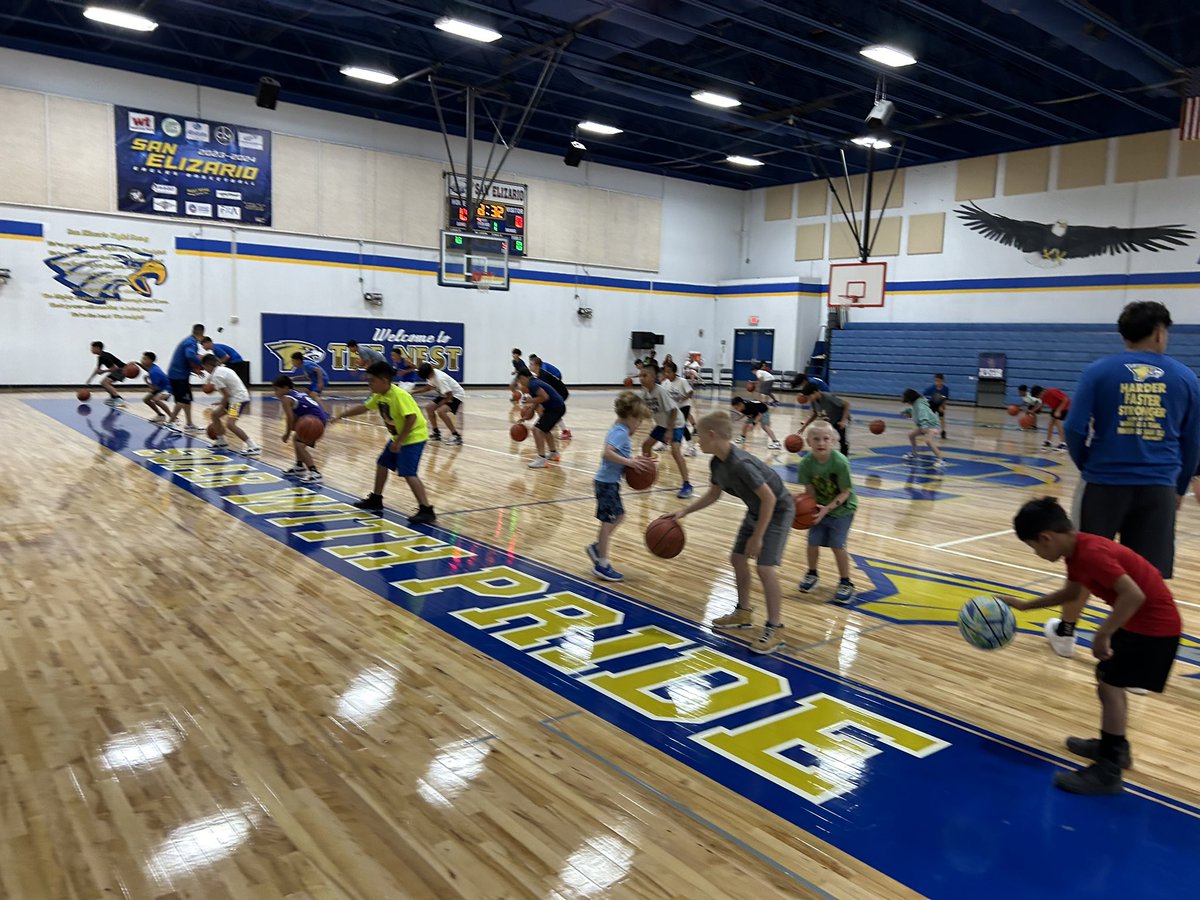 SE_EagleHoops's tweet photo. Soar with Pride basketball camp Day 1 was a success! 60 kids and still missing a few! Canβt wait to continue tomorrow! #BuildYourTarget @Agon9494 @Johnnytapia2005 @JeBarra22 @TroyEnriquezSE @SanEliAthletics @SanElizarioISD π¦
π https://t.co/FwU7m6YTgJ