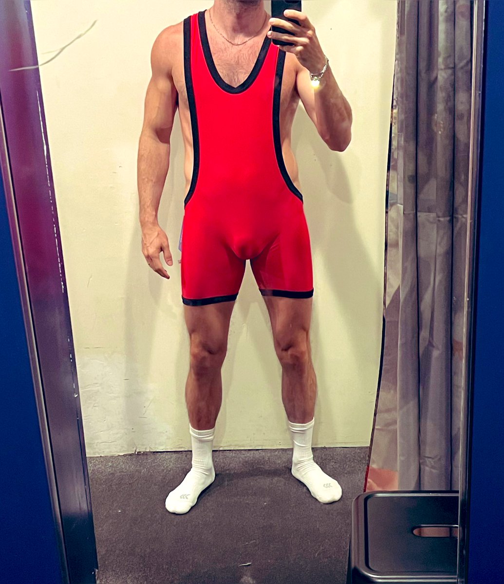 JOdudeXL's tweet photo. Wanna meet me after training? Wife just left town so #daddy can #showoff his #bigcock all night long🍆 #spreadtheword 
Link will be shared at 8PM PT
 
 #bigdickenergy #bigdickdad #BWC https://t.co/56wbzii9tI