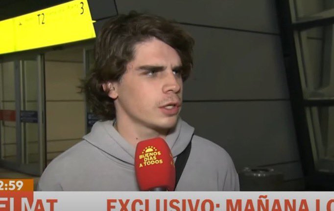 ESTOY LLORANDP Q ES ESE BIGOTE DE LECHE