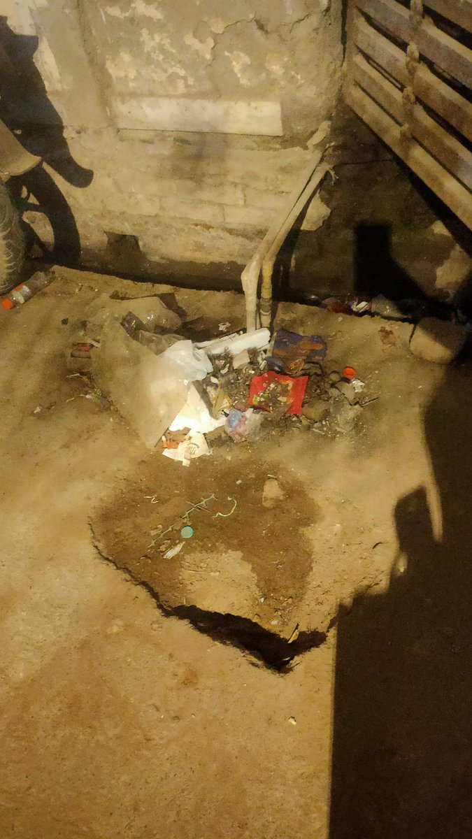 kkavikavya's tweet photo. @DelhiMcd @cmdelhi_fanculb @ArvindKejriwal
See what is happening, when after taking out the waste garbage from the drain, only that which will go back into the drain is to be left, then why take it out at all? Kindly find the solution. https://t.co/RPzoNYX9aN