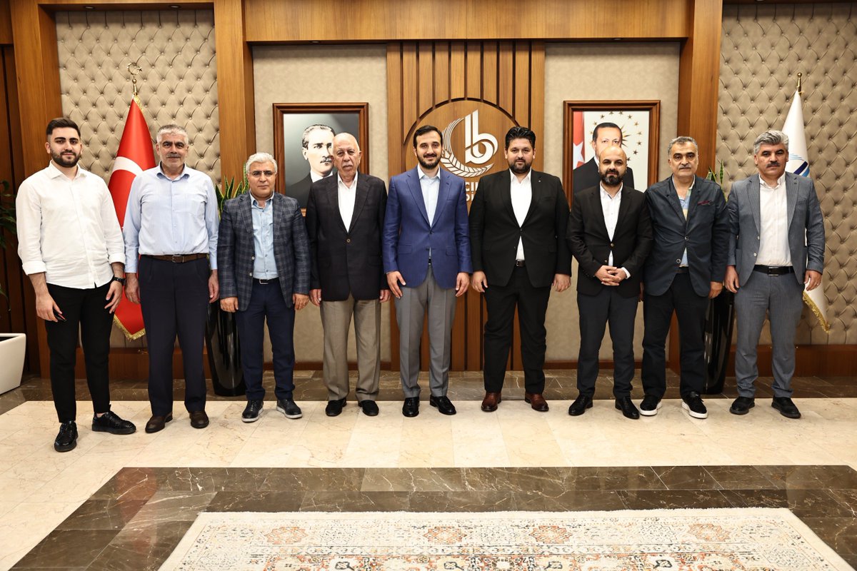 Ahlat Belediye Başkanımız Sn. Yavuz Gülmez ve değerli heyetine nazik ziyaretleri için teşekkür ediyor, çalışmalarında başarılar diliyorum.