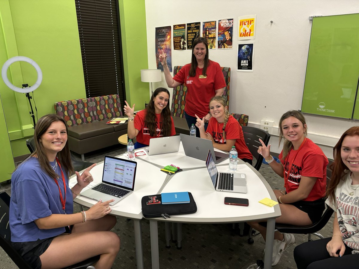 tchambersttu's tweet photo. Love watching TTU advisors and student success specialists interact with new Red Raiders! Some photos from our Honors College Meet & Greet and #MyCoMC Advising! https://t.co/gi4pm7C8N6