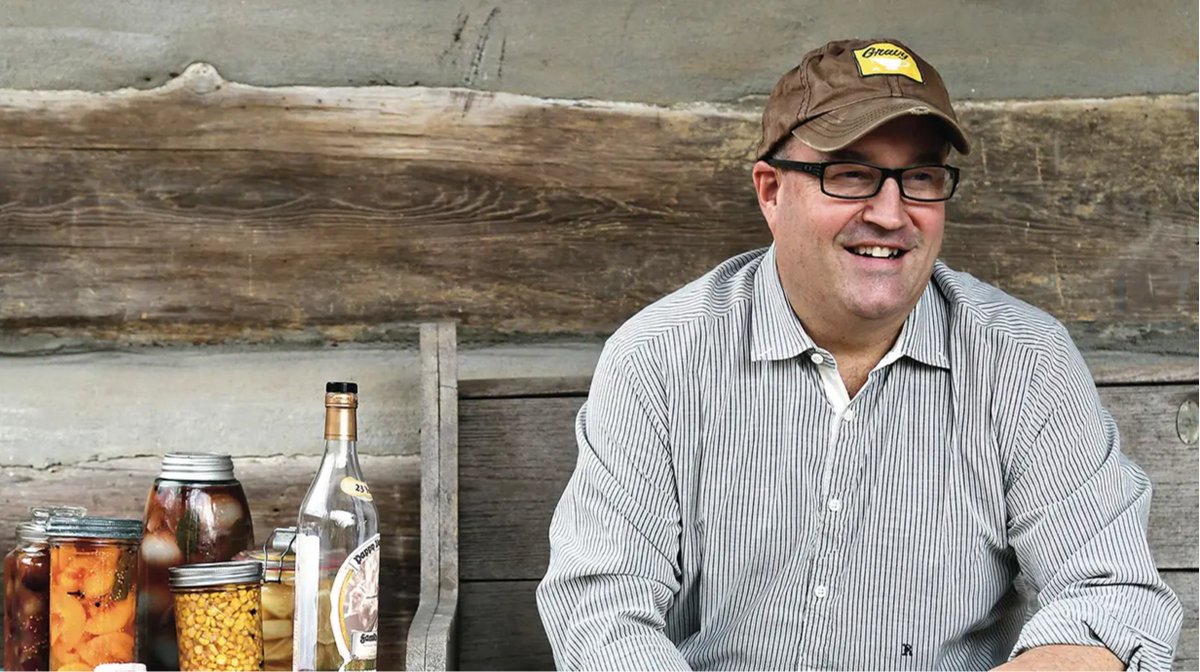 We are so proud to honor Oxford Chef, John Currence, through establishing the John Currence Excellence in Nutrition and Hospitality Management Scholarship! This scholarship will benefit students in our NHM program.

Check out the article below!

olemiss.edu/news/2024/05/j…