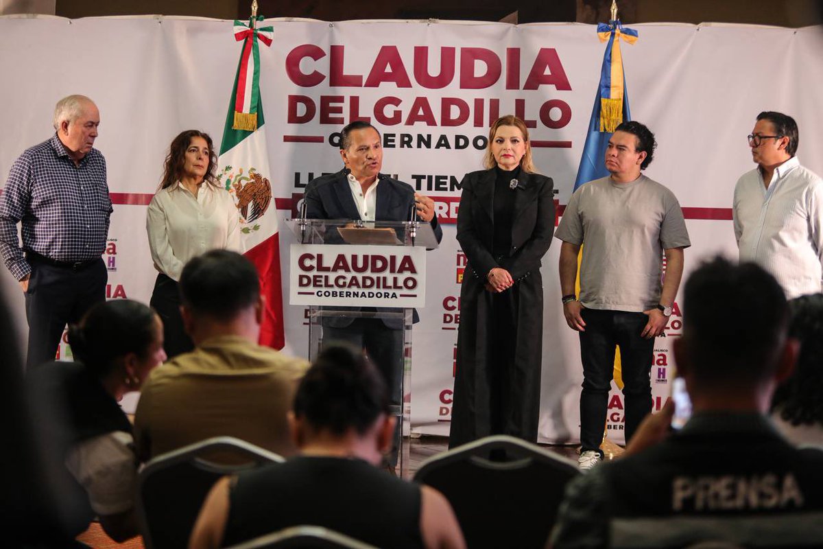 ClaudDelgadillo's tweet photo. ¡La voz del pueblo se hizo escuchar y la vamos a defender!

Para ser congruentes, y por respeto a las y los cientos de miles de jaliscienses que esperan un cambio verdadero, no vamos a aceptar que se anuncie un virtual ganador hasta que todos los votos sean contados.  

Falta mucho qué contar, esto no ha terminado y vamos a asegurarnos que este proceso se apegue a la legalidad, vamos a asegurarnos de que la voluntad de las y los jaliscienses se respete.
