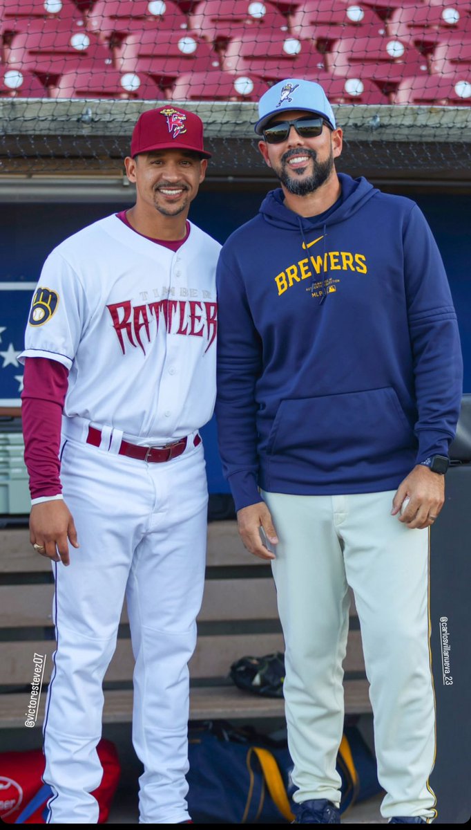 El hombre que tiene amigos ha de mostrarse amistoso,y hay amigos más unidos que un hermano. Proverbios 18:24