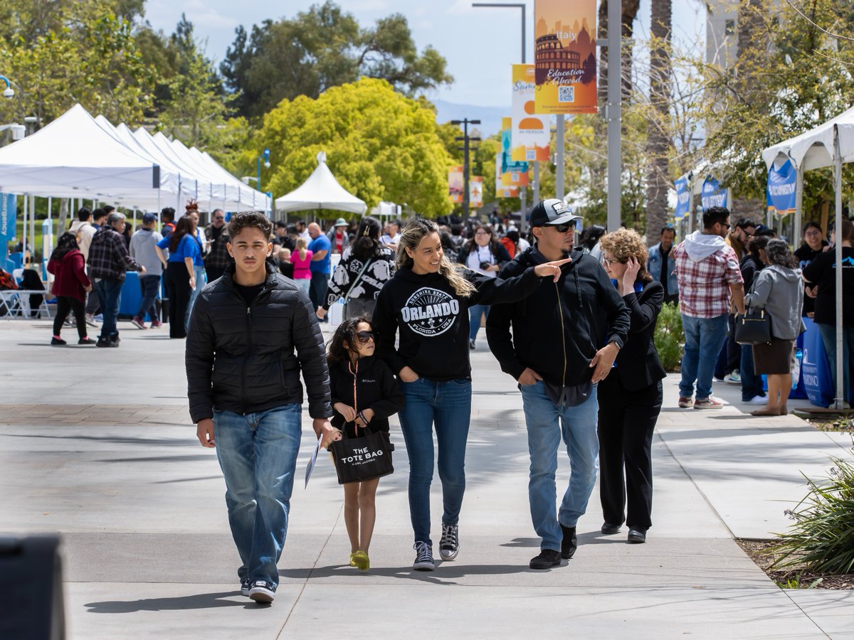 CSUSBNews's tweet image. Who attended Choose CSUSB Day?👀🤚

This daylong event was attended by over 600 students and more than 1,200 family and friends! We were so happy to have you #FutureYotes!🐺 #ChooseCSUSB 

Learn more: bit.ly/3V0NkKR
