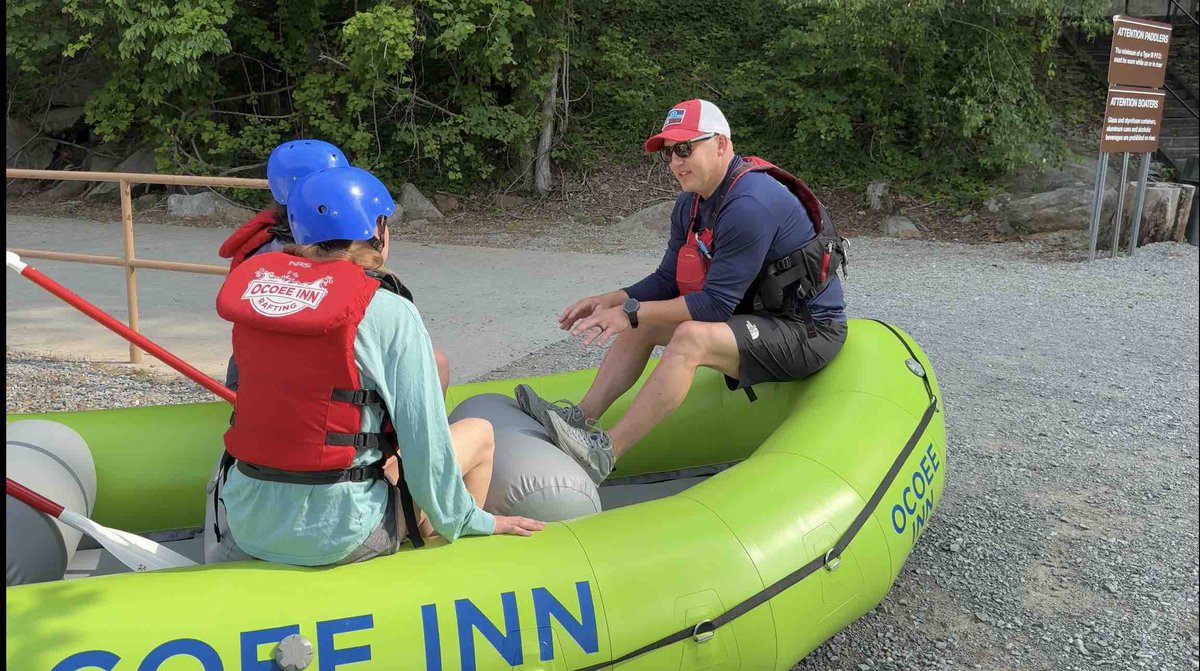 TVA_ScottF's tweet photo. Looking for a #TVAFun @TVAnews adventure? Raft the Ocoee. Professional guides like Kent Holmes @LakeOcoeeMarina will make sure you have a safe trip! Learn more https://t.co/JCPzUM5BVR https://t.co/VbdR0z11Nc