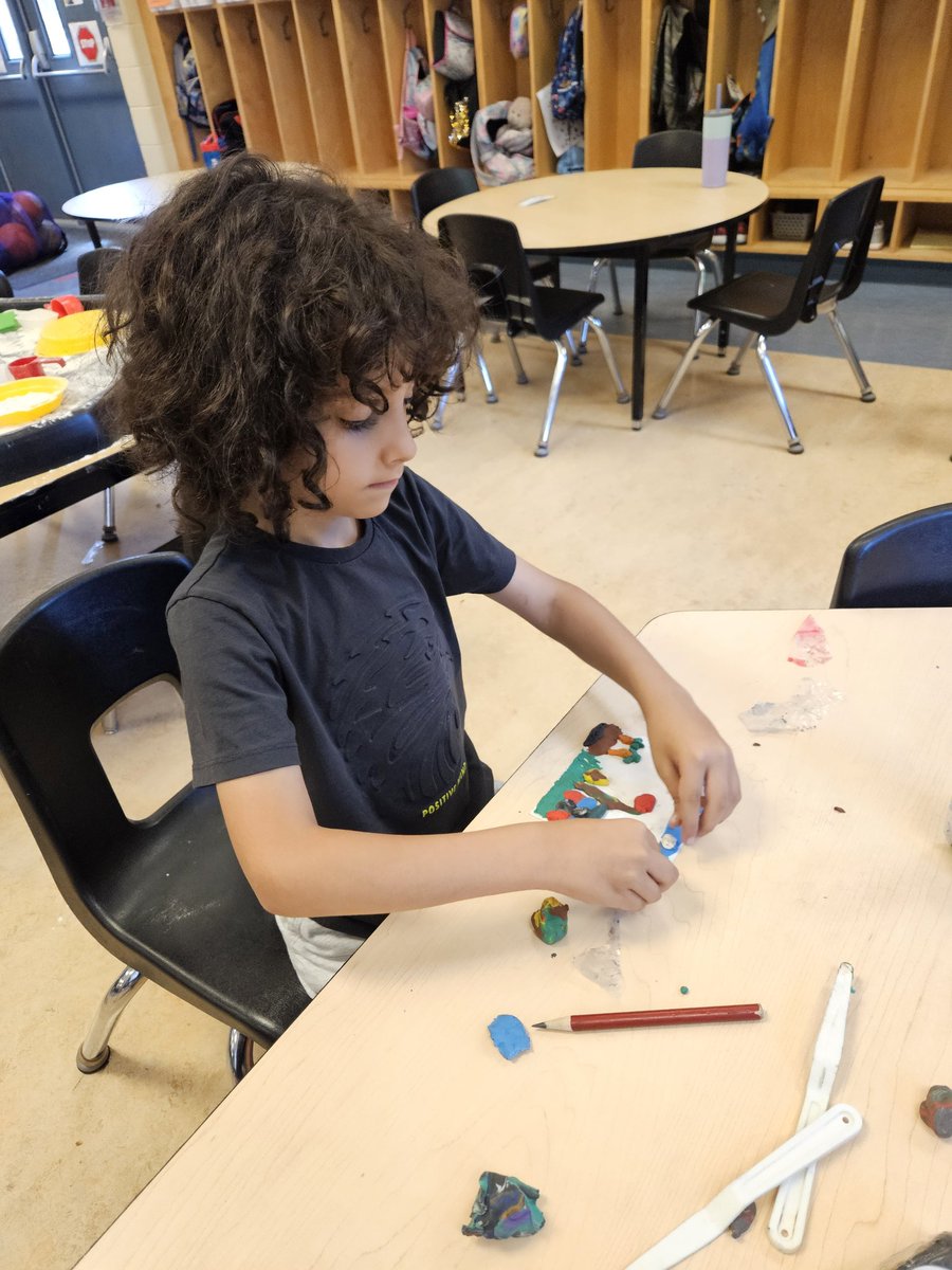 Mrs. Mailloux (@magsmailloux) on Twitter photo Learning about Barbara Reid where students created their own plasticine art.
<a href="/Glade_Gators/">ForestGladeGators</a> <a href="/MsAwender/">Ms Awender</a> Learning about Barbara Reid where students created their own plasticine art.
<a href="/Glade_Gators/">ForestGladeGators</a> <a href="/MsAwender/">Ms Awender</a>