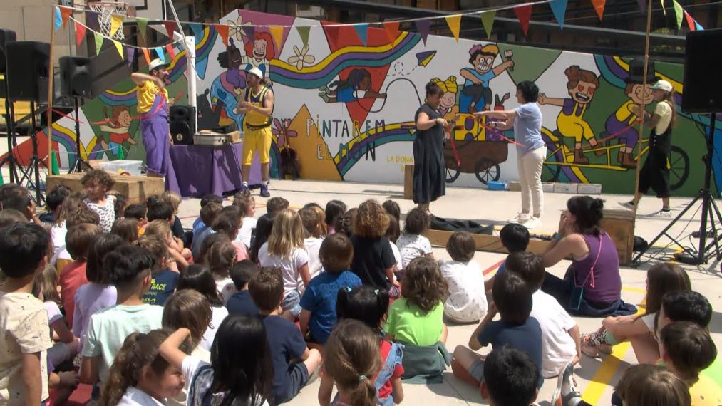 Canal Terrassa (@canalterrassa) on Twitter photo 🧑🏫| L’escola <a href="/Crespinell/">Escola Crespinell</a> marxa del carrer Pantà i deixa enrere 35 anys de convivència amb l'<a href="/EscolaGiralt/">Escola Lanaspa-Giralt</a>
▶️Parlem amb uns i altres terrassadigital.cat/lescola-crespi… #Terrassa #educació 🧑🏫| L’escola <a href="/Crespinell/">Escola Crespinell</a> marxa del carrer Pantà i deixa enrere 35 anys de convivència amb l'<a href="/EscolaGiralt/">Escola Lanaspa-Giralt</a>
▶️Parlem amb uns i altres terrassadigital.cat/lescola-crespi… #Terrassa #educació