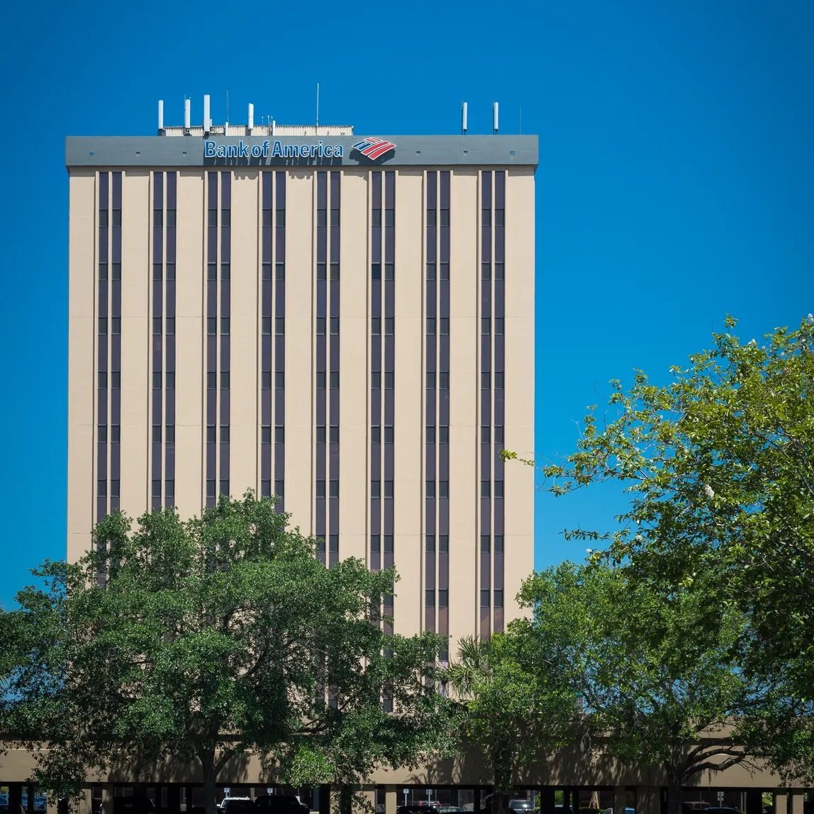 imcojax's tweet photo. Conveniently located near the Southside area, this 12-story office tower offers reserved parking options and easy access to dining, shopping, and services. Contact us today to learn more about available suites and leasing options: https://t.co/KRvd7nL1CE https://t.co/w2m1S39K1W