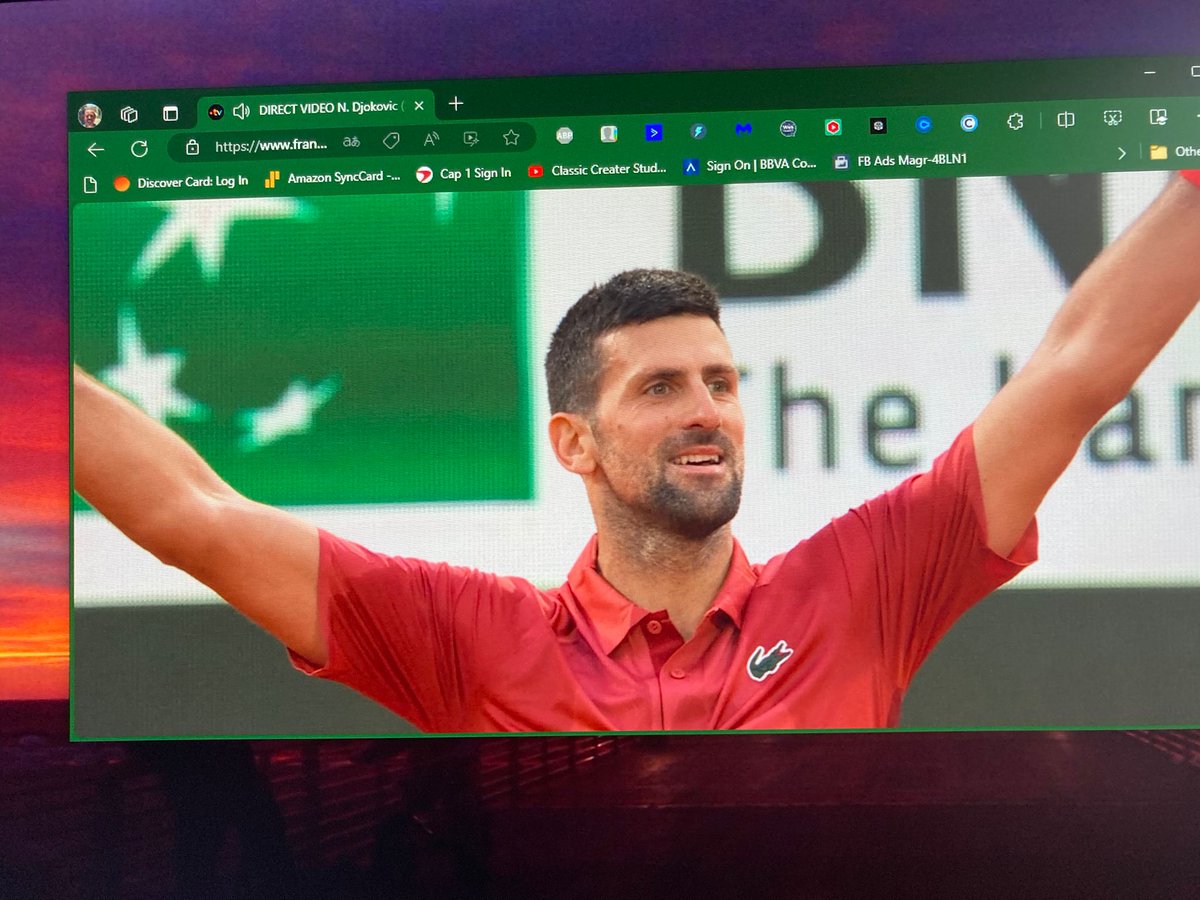 milanceb's tweet photo. NOVAK IDEMMMOOOOO!  Wow!  Back2Back thrilling 5-setters - Back to the final 8 QF @ RG-24 CONGRATZZZ 🤠👊💪♑️ https://t.co/GHZjyw2zDG