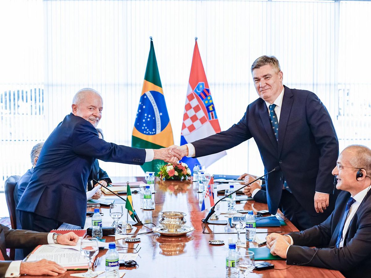 🇧🇷 Brasil 🤝 Croácia 🇭🇷  (e conversamos sobre a última Copa)

📸 <a href="/ricardostuckert/">Ricardo Stuckert</a>