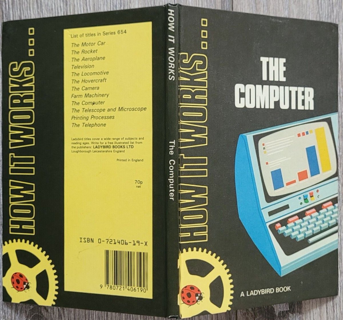 Gammitin's tweet photo. How It Works... The Computer 
(Ladybird Books 1979) https://t.co/2iNwcVs9A3
