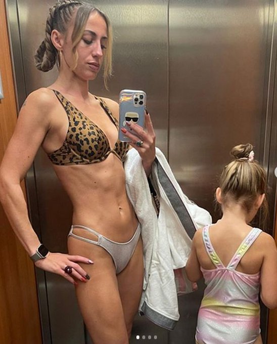 Jaka patusiara xDDDDDDD a wszystkich poucza. Wychodzi z panelu i wraca tak samo szybko, jak likwidowała<a href="/tag/cloutmma"class="tags"><span>#cloutmma</span></a>