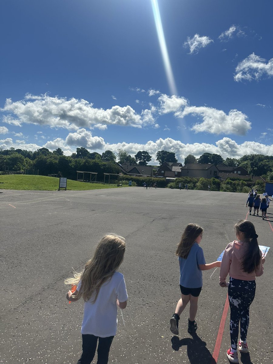 DeanburnPS_P3's tweet photo. How could we forget our Olympic Parade! Celebrating as if we were athletes from Australia 🇦🇺 #DPSHealthWeek2024 #OlympicParade #fun #flags #olympictorches #openingceremony https://t.co/9nr1lYfnqH
