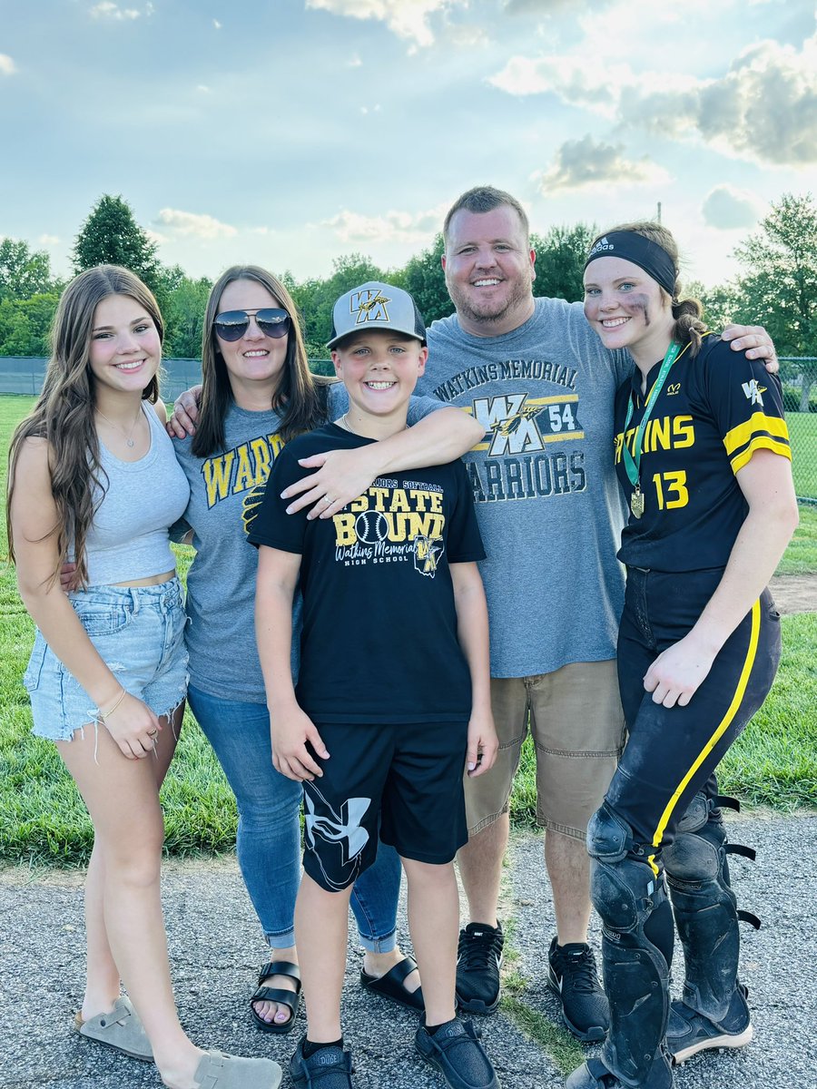 Special place, special people and the most special four years. <a href="/SoftballWatkins/">Watkins Softball</a> will forever have my heart. Thankful for my four years in black and gold! 💛🖤