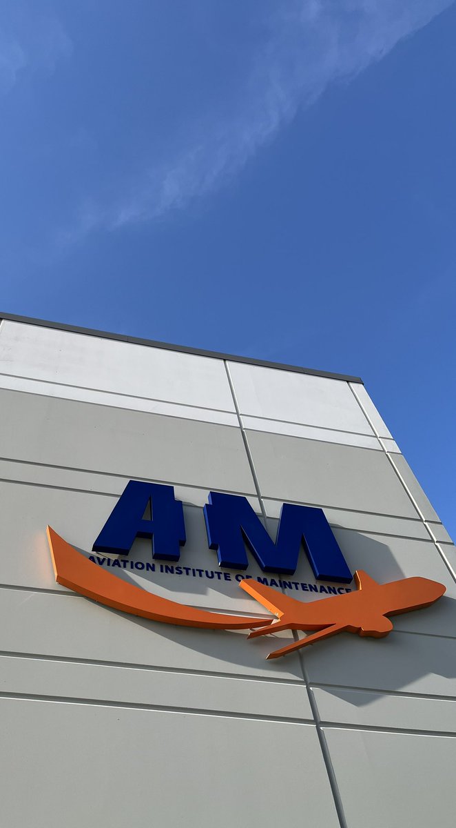 4geeman's tweet photo. Take-off time with @WGNMorningNews and Around Town from the #aviation campus of the @AviationAIM in @chicago! Blue skies @anabelaval!! #TrainAtAIM #FixJets #AIMhigh #DoingItRight https://t.co/2h40rBXd6c
