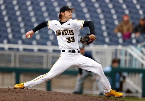 HuesmannKyle's tweet photo. BREAKING NEWS🚨

Per @ByRobertMurray, the San Diego Padres are calling up former Hawkeye starting pitcher Adam Mazur.

He is expected to start on Tuesday against Los Angeles Angels. https://t.co/hle5LXVAOe