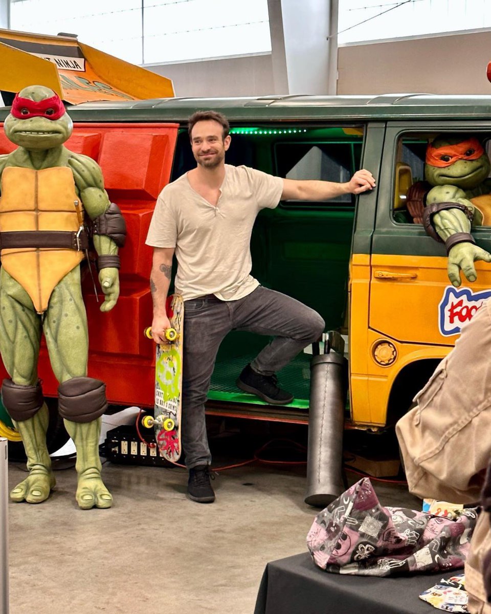 ChereNatalija's tweet photo. photographer Charlie Cox what will be the Teenage Mutant Ninja Turtles movie???   Charlie cool photo 😎
#CharlieCox #Daredevil #TeenageMutantNinjaTurtles https://t.co/TxH8WzBdv8