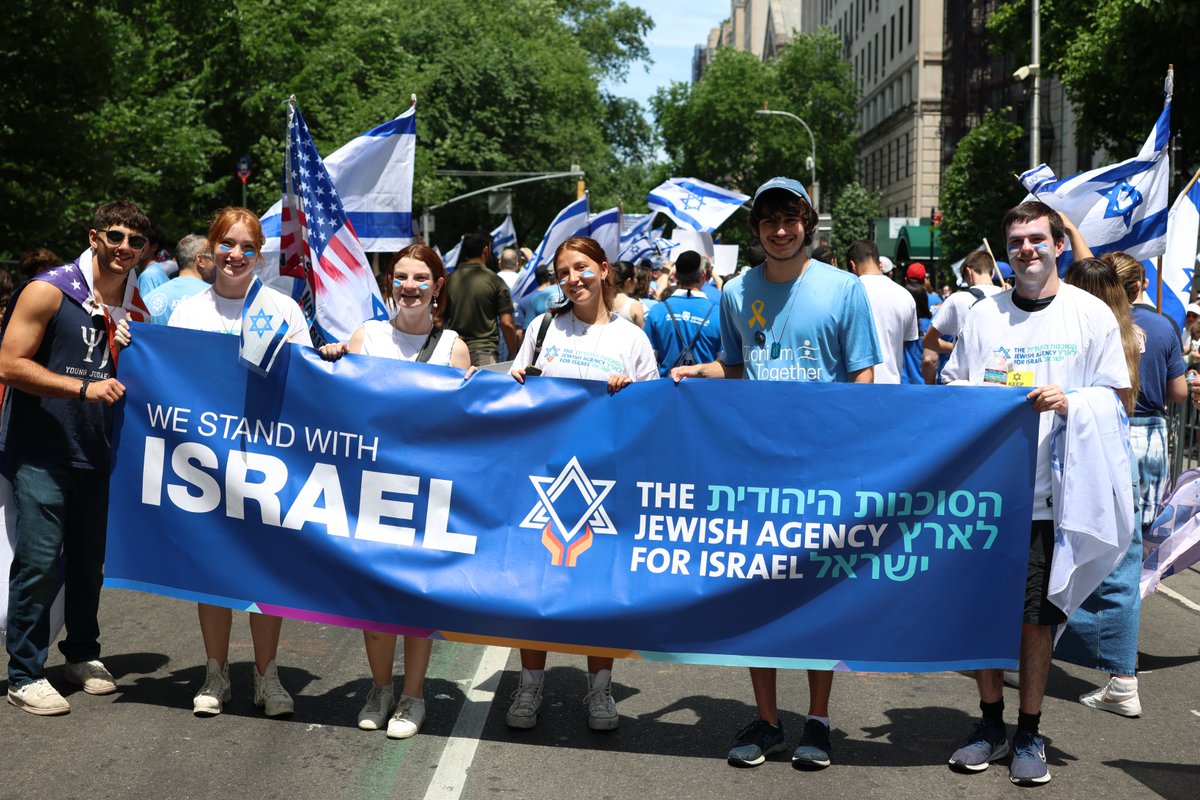JewishAgency's tweet photo. More from the #OnePeopleOneHeart @CelebrateIsrael Parade yesterday.
Photos: Jennifer Roman https://t.co/5ICO4zcJpJ