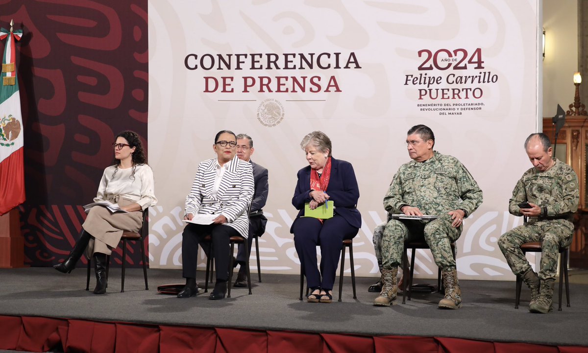 rosaicela_'s tweet photo. En la #ConferenciaMañanera, encabezada por el Presidente @lopezobrador_, el #GabineteDeSeguridad informó que la jornada de ayer transcurrió de manera pacífica, lo que permitió que millones de mexicanas y mexicanos salieran a votar de manera libre y secreta. 🇲🇽🗳️ https://t.co/vwmGz0CSqc