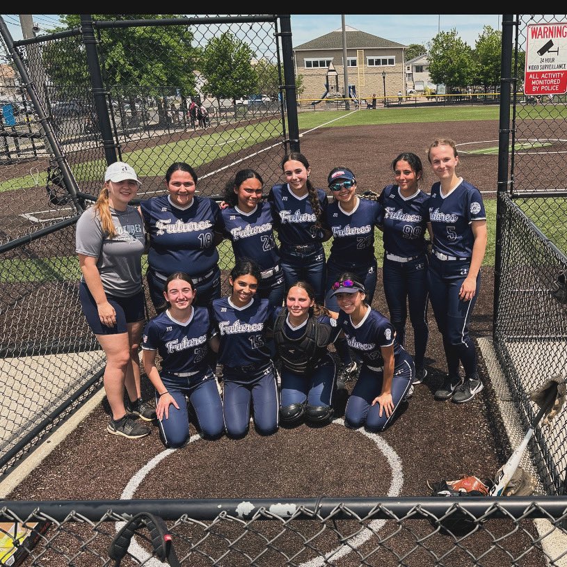 TCF18UShowcase's tweet photo. Started our summer going 4-1 at our first 18U Showcase!!!🔥🔥 We scored 39 runs in total this weekend! Team is back and it feels good! 🥎#TCFamily #BetterTogether https://t.co/zcZl6O2mhr