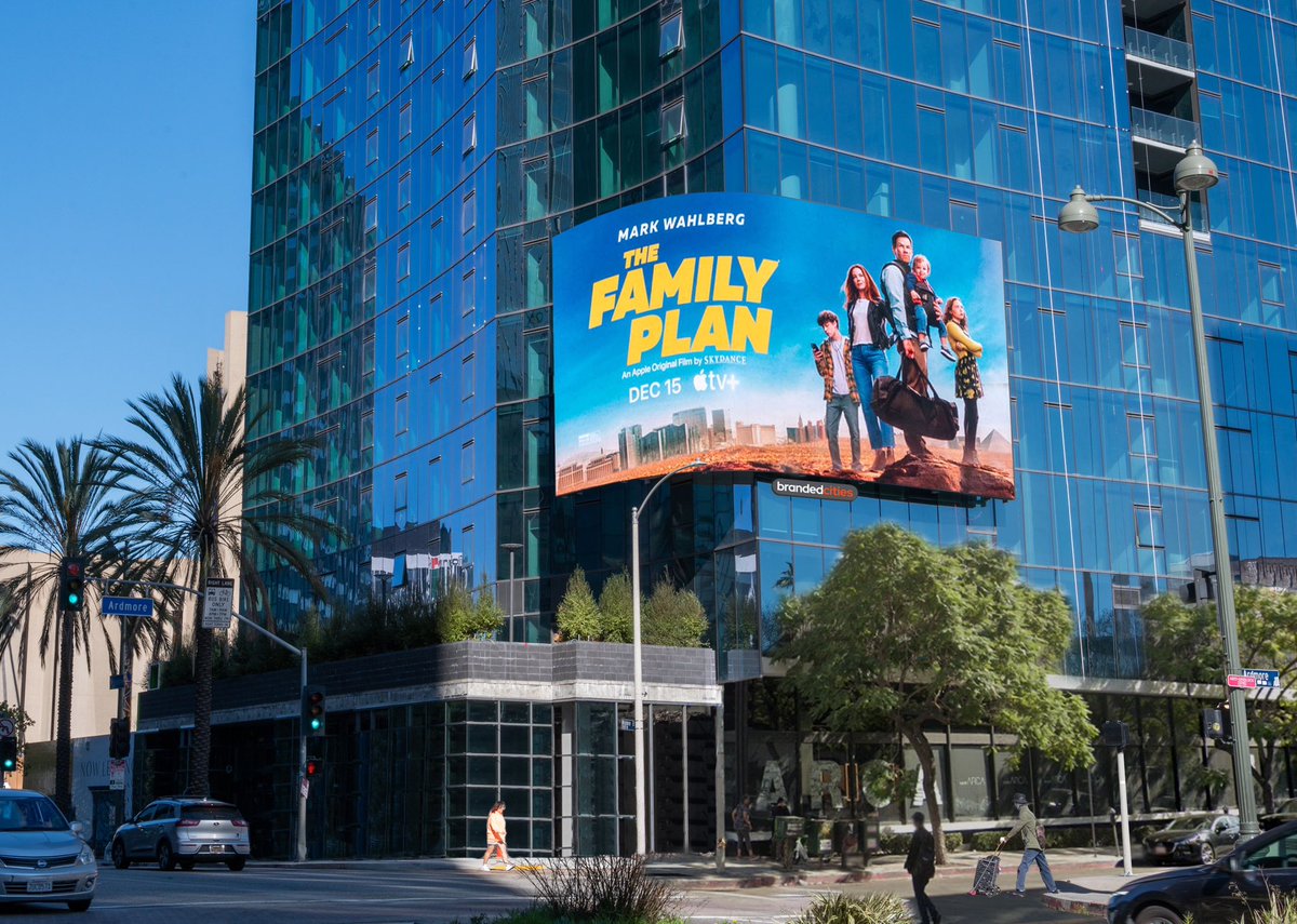 Introducing The Wilshire East, Branded Cities’ newest digital spectacular in Los Angeles. Available this July, The Wilshire East will pair with our existing Wilshire digital unit, allowing brands to dominate this coveted stretch of Wilshire Boulevard. 

#ooh #dooh #outofhome