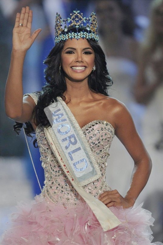 A propósito de la elección de la reina en San Juan de los Morros, solicitamos que se aclare el presunto pago de 100 mil Dólares como franquicia de Miss Guárico. ¿Cómo se justifica ese pago? ¿A qué partida de la gobernación se le cargó ese gasto superfluo o innecesario?