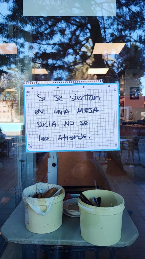 Líos de Vecinos 🏢 tweet media