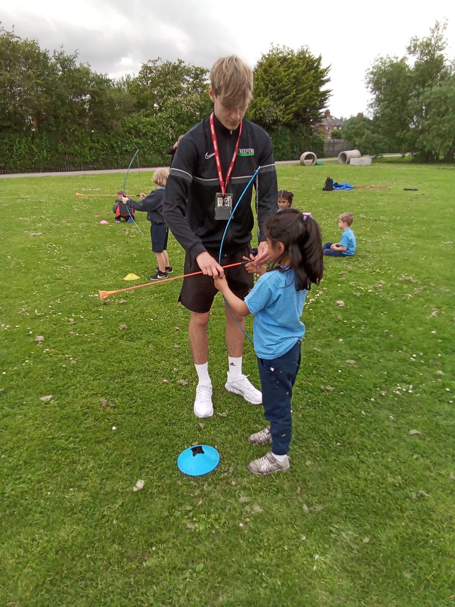 BPSHull's tweet image. Today, 1LC tackled a new challenge - archery. 1LC demonstrated resilience and ambition in every arrow drawn. Superstars! 🏹🎯 #BPSPE @FirstStep_PE