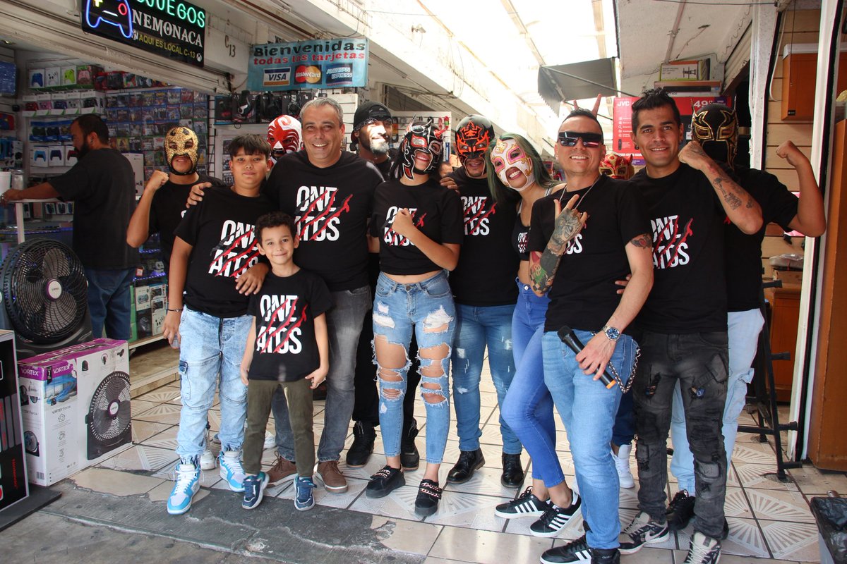 TRITONCMLL's tweet photo. La mejor convivencia siempre será con la familia de los #ONE_ATOS y tu ya eres parte de nosotros https://t.co/98KaYc8F2s