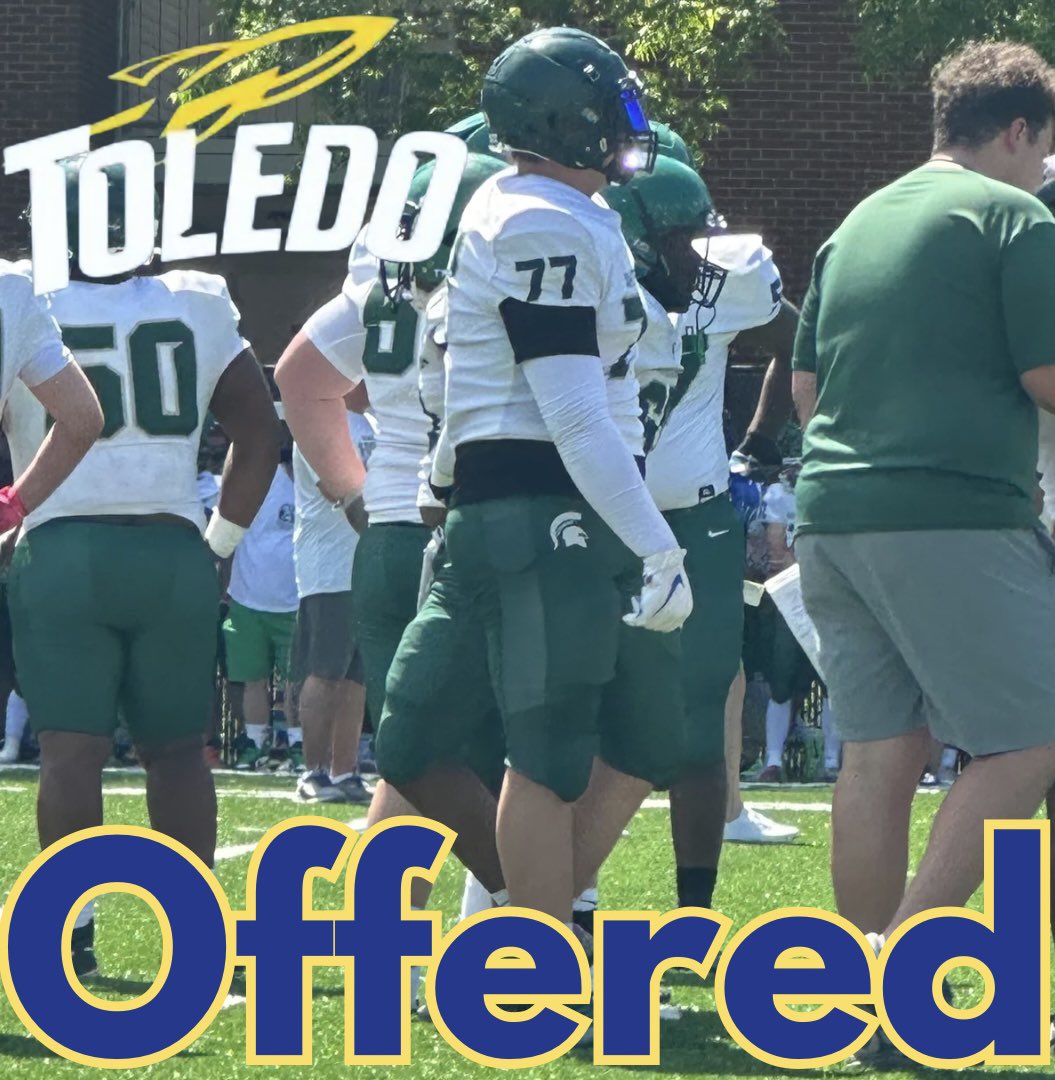 WhiteStationFB's tweet photo. Congratulations to Brayden Washington for receiving offers from the University of Oregon, University of Memphis and University of Toledo!!

#Solid🪨
#CheckInAtDaStation ⚔️
#AllAboard🚉
#FightYourFight💚
#OnwardSpartans 

@BraydenW27 https://t.co/O4FCjDmV0H