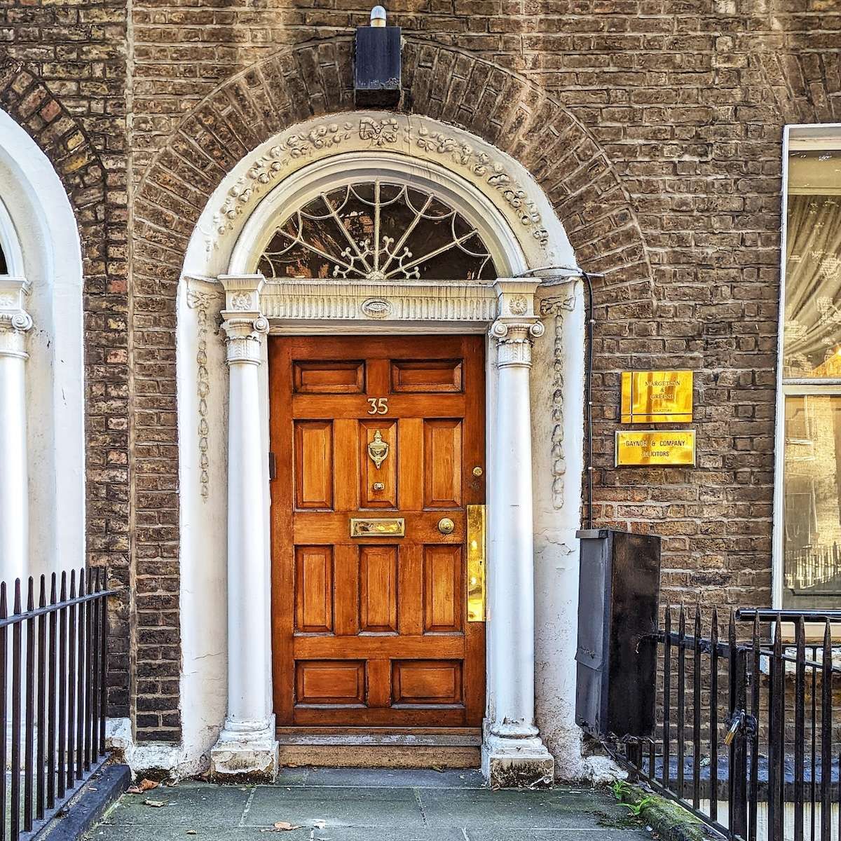 SidewalkSafari's tweet image. I've decided to try something new this week. Open the attached post to vote for your favorite #door and help crown the inaugural Sidewalk Safari Community Choice champion! ⬇️

buff.ly/4e9Nwjx

Signal boosts appreciated 🙏

#Doors #DailyDoor #DoorOfTheWeek