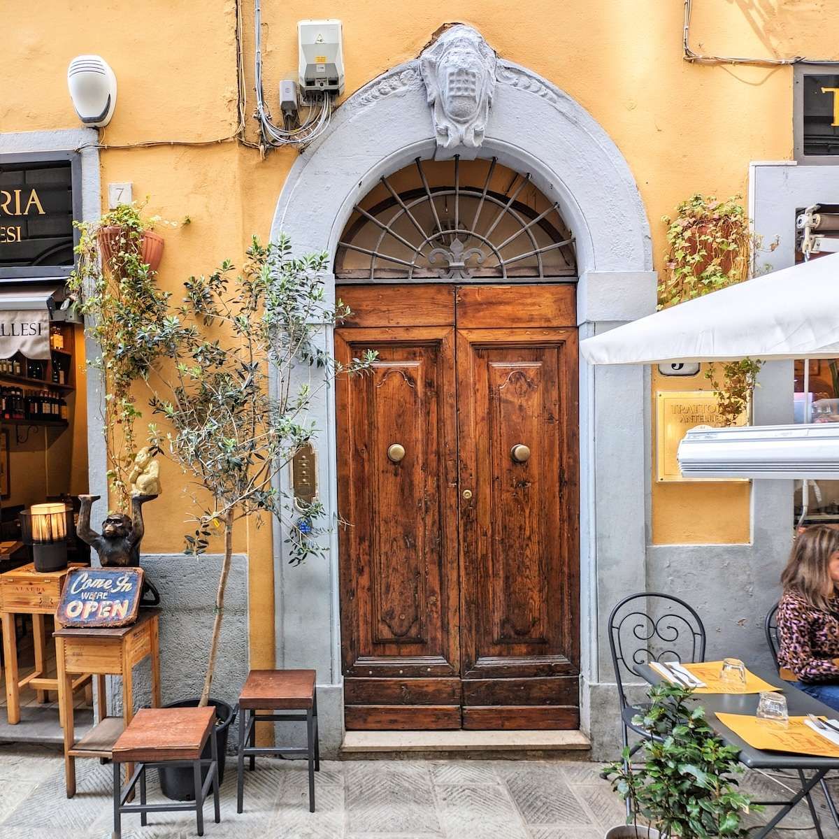 SidewalkSafari's tweet image. I've decided to try something new this week. Open the attached post to vote for your favorite #door and help crown the inaugural Sidewalk Safari Community Choice champion! ⬇️

buff.ly/4e9Nwjx

Signal boosts appreciated 🙏

#Doors #DailyDoor #DoorOfTheWeek