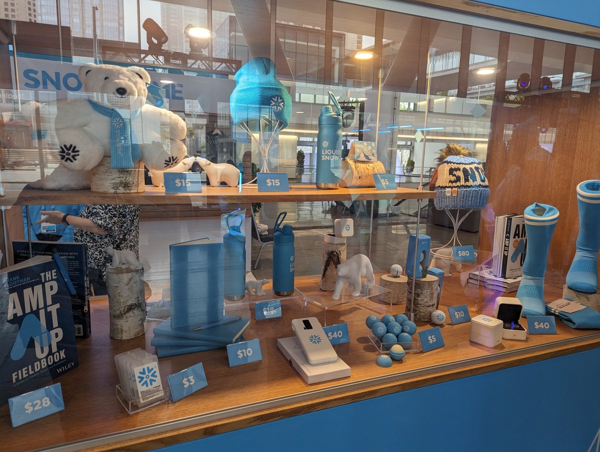 foursue's tweet image. #datacloudsummit
レジストレーションしてきた！！！