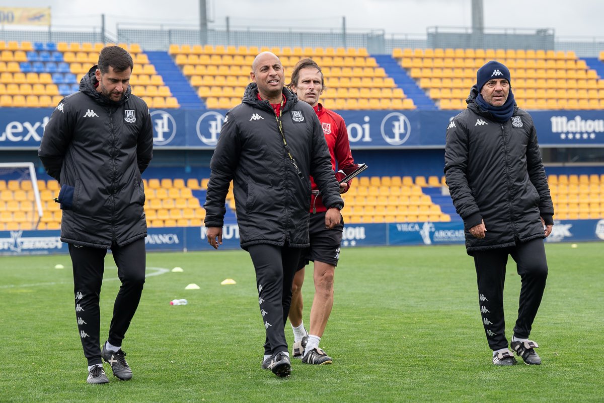 <a href="/AD_Alcorcon/">A.D. Alcorcón</a> Tenéis una calidad humana excepcional. Desde hoy el Alcorcón tiene un aficionado más. #VamosAlcor 💛