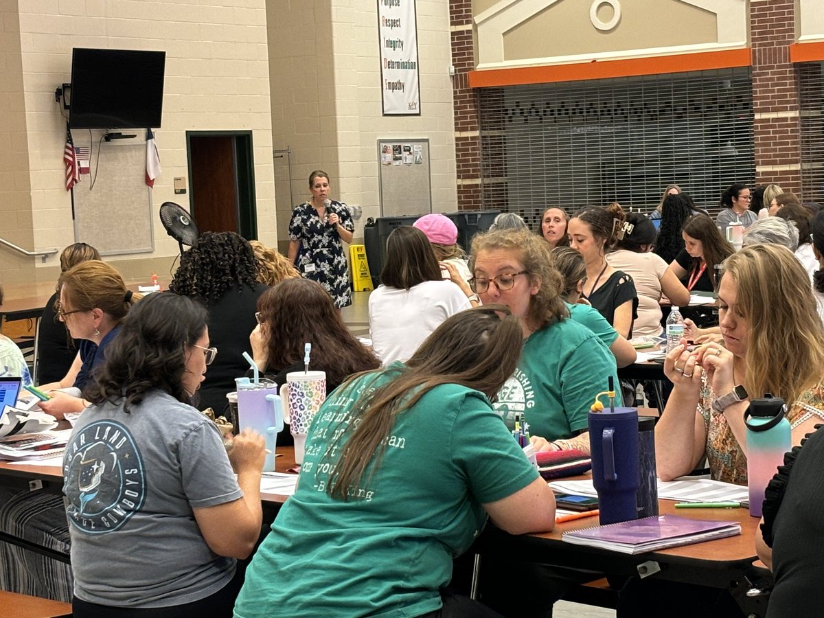 lemiller33's tweet photo. Katy ISD Ts getting trained on the new Science TEKS by Region IV https://t.co/EOsAOOudIo