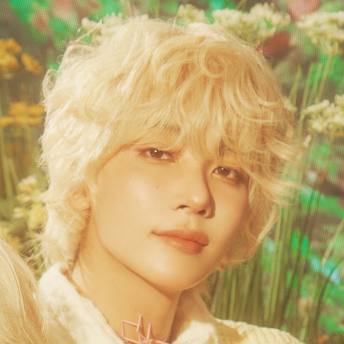 JEONGHAN_moment's tweet photo. 얘들아 이게뭐야.... 금발정한이야....🧎‍♀️ https://t.co/kW2V10HJJr