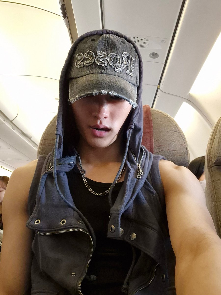 CRAVITY_twt's tweet photo. Find me in a tokyo~ skrr
#태영 #TAEYOUNG #CRAVITY https://t.co/MOw8IWglLo