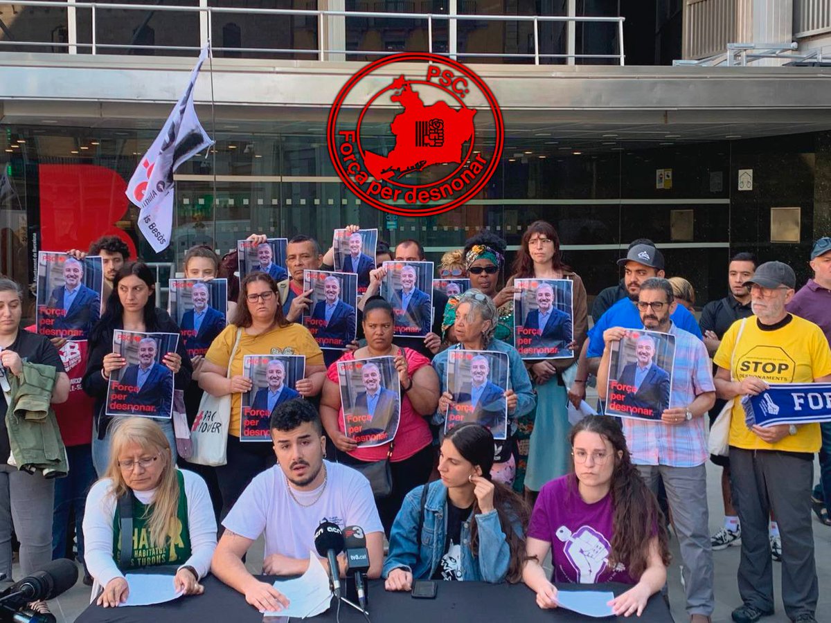 🔴 Aquest matí diversos sindicats i col·lectius d'habitatge de la ciutat ens hem plantat a les portes de l'Ajuntament per denunciar que el #PSCDesnona. 

Davant les seves polítiques d'habitatge, ens organitzem i plantem cara per defensar els nostres barris! ⬇️