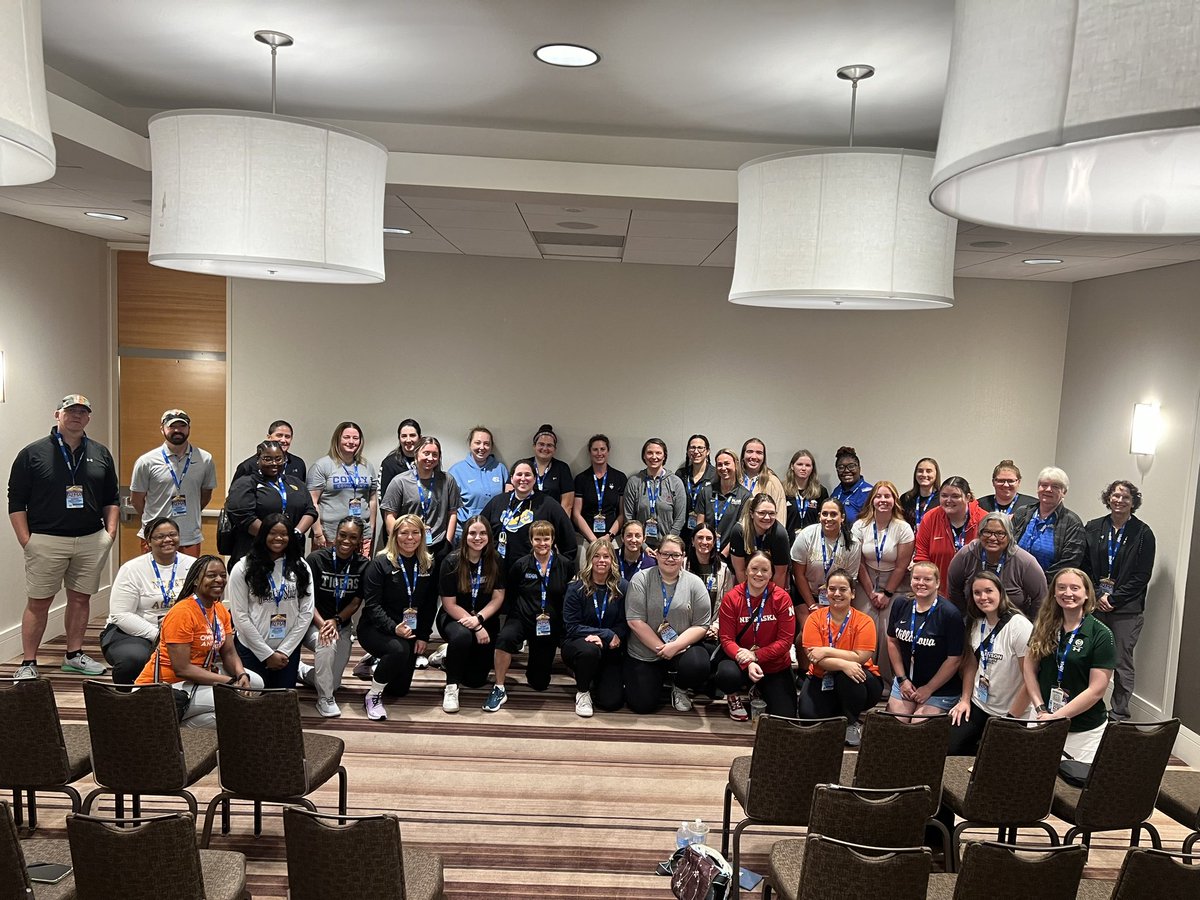 AEMA_Women's tweet photo. Great group today for our Women of the AEMA meeting! 
Thank you for attending! https://t.co/o48Heyip40