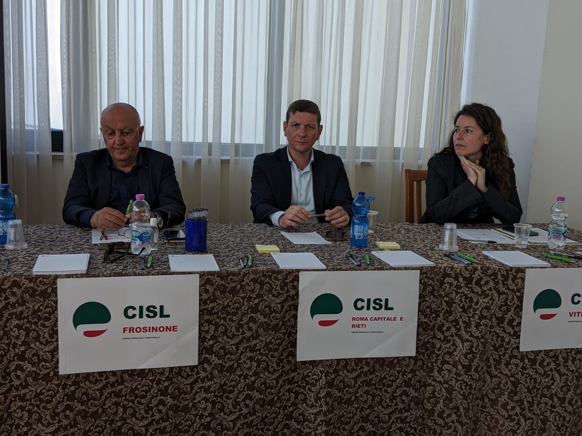 CislRomaRieti's tweet photo. Da Montesilvano i Comitati Esecutivi congiunti della Cisl Roma Capitale Rieti, Cisl Latina, Cisl Frosinone e Cisl Viterbo in sessione di studio e formazione.
Nella relazione di Enrico Coppotelli la contrattazione sociale, l’articolazione territoriale, il Giubileo e l’agenda Cisl. https://t.co/Vb2CYoeJ85