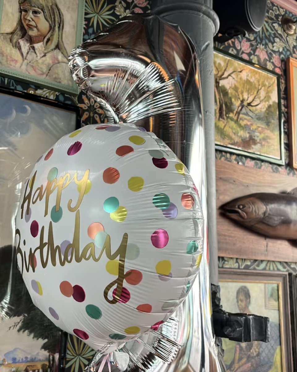 Sutton_Harbour's tweet photo. These are our Harbour Highlights for May.

☠️ Pirate's Weekend
🎂 The Armado Lounge's 1st Birthday
🍴 New menus &amp; eateries
😍 Gorgeous pictures of the Sound 

What are yours?

1: @oneplymouth  
2: Armado Lounge
4: @Lyzabefff
5: Mint Café

#PhotoDump #May2024 #WrapUpPost https://t.co/n7xwvhNKZE