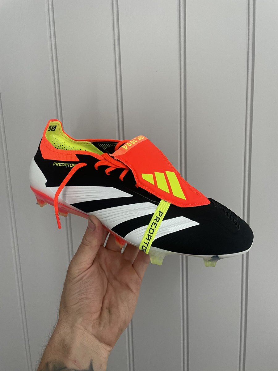 For sale,  brand new size 9