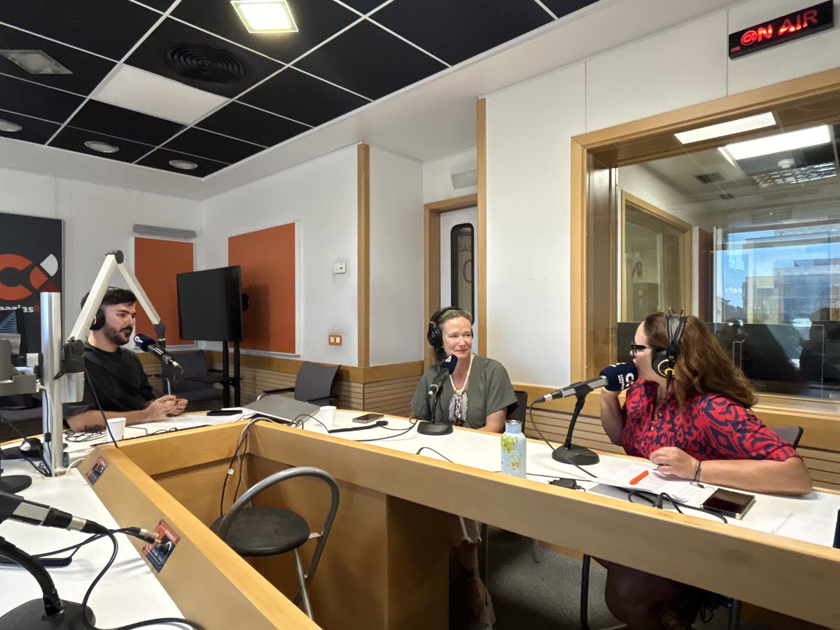 ⭕️#Directo

Entrevista Ros Jiménez, fundadora y diseñadora de <a href="/roselinde_/">Roselinde</a>, en #LaMerienda ☕️ de @TardeTempranoCR.

Sintoniza #CanariasRadio. También en la web 📡rtvc.es/en-directo/