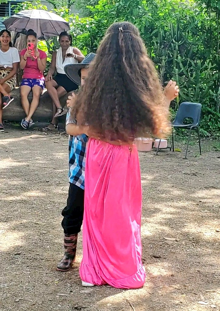 dmemedialuna's tweet photo. 🇨🇺#EducaciónMediaLuna 💯🇨🇺💥
Entre risas, bailes y aplausos los educandos y trabajadores de la Institución Educativa Ignacio Pérez Zamora celebraron el día de la infancia.
#GranmaVencerá
#LaPremisaEsHacer 
#UnidosSomosMásFuertes
#UnidosXCuba https://t.co/EdKizh2JoD