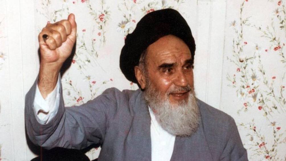 "ثمة حوادث يشهدها العالم كلّ يوم ، وإذا ما استشهدت عدّة من الشخصيات ، فلا يعني هذا أن نتخلّى عن الهدف"..

- الإمام الخميني قدس سره
#إمام_الوعد_الصادق