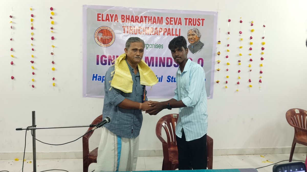 abvp_trichy's tweet photo. Ignited Minds 2.O - Summer Camp 

Session On "Happiest Meaningful Student Life" .

#StudentsforFuture #IgnitedMinds https://t.co/LGTqHneJpF